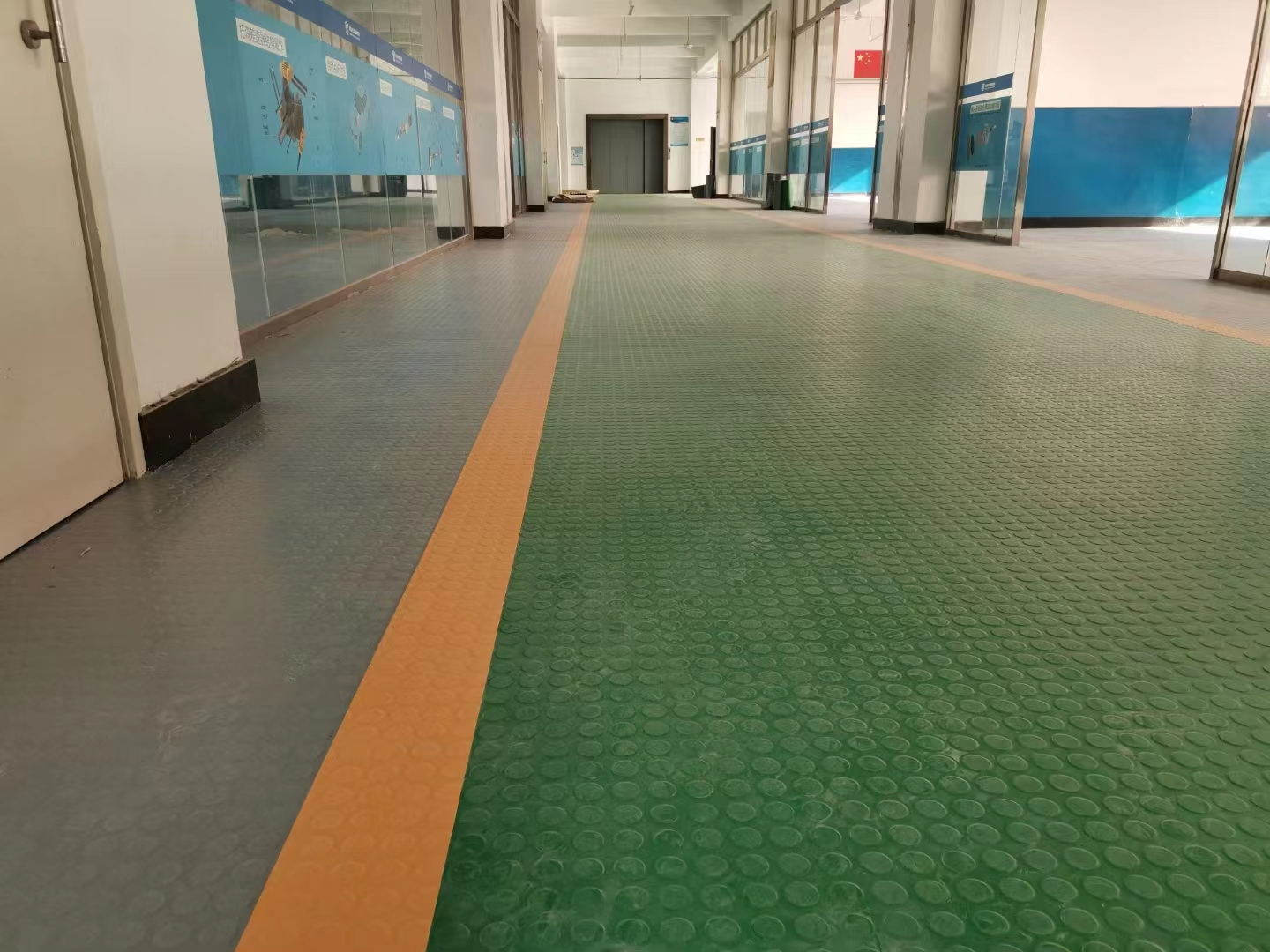 实训中心橡胶地板2